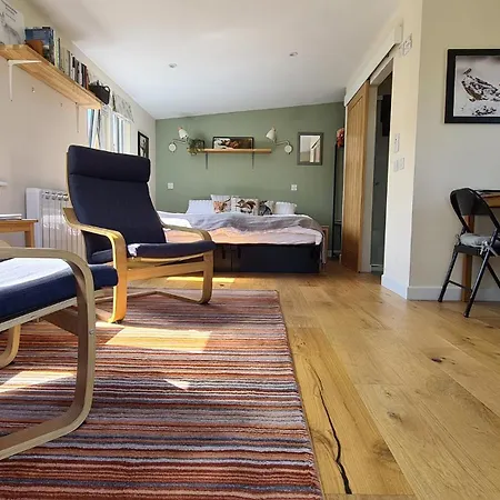 The Drey Inchberry Апартаменти *